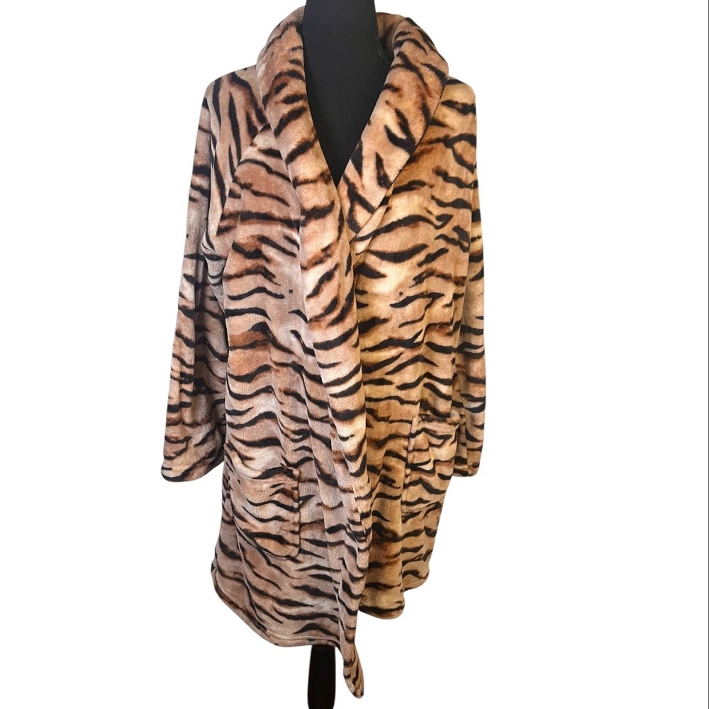 Pink Victorias Secret Tiger Print Robe XS/S Midi Fluffy Inside Tie Comfy